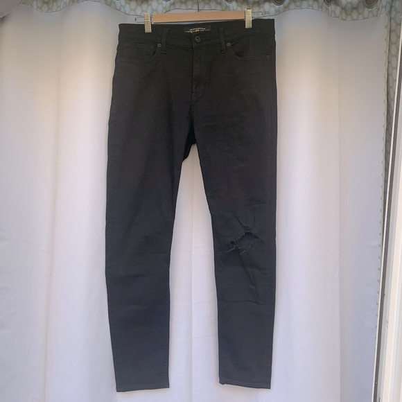 {Lucky Brand} Black Distressed Skinny Jeans - Picture 2 of 6